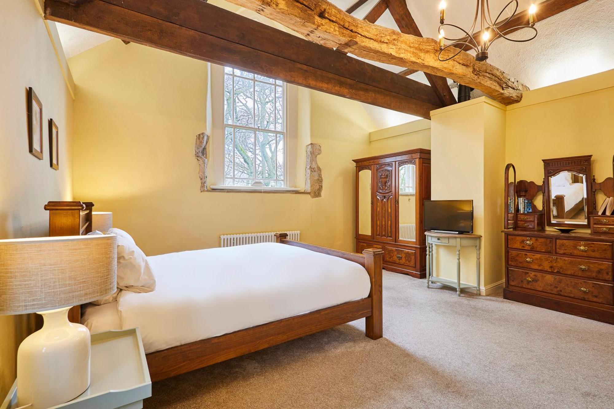 Host & Stay - Tithe Barn Cottages Easington Room photo