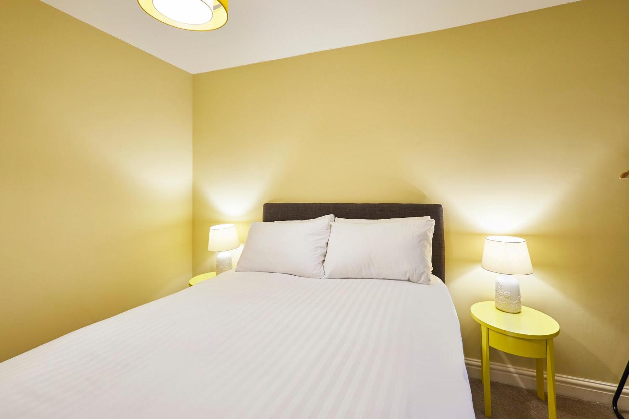 Host & Stay - Tithe Barn Cottages Easington Room photo