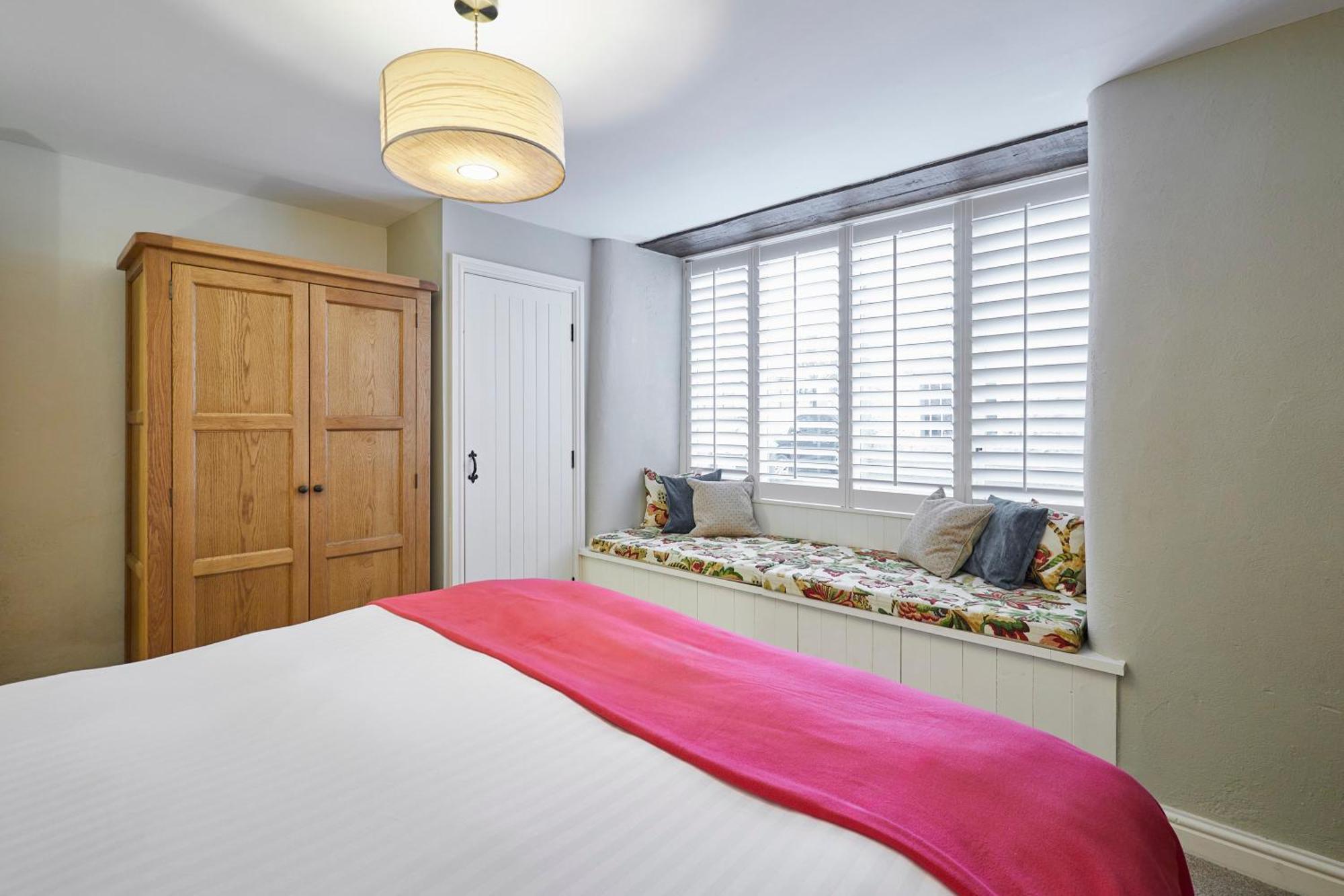 Host & Stay - Tithe Barn Cottages Easington Room photo